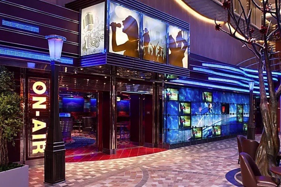 RCI, Allure of the Seas, On Air Club 1.jpg